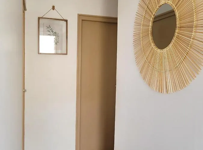 Climatisee Lit Double Dans - Proche Centre Tramway * Montpellier