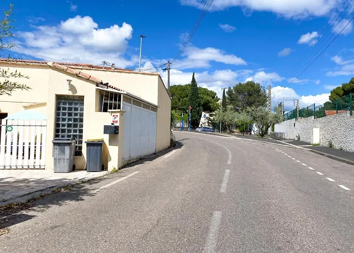 Climatisee Lit Double Dans - Proche Centre Tramway